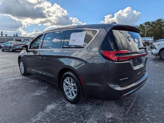 2023 chrysler pacifica touring-l