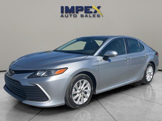 2024 toyota camry le