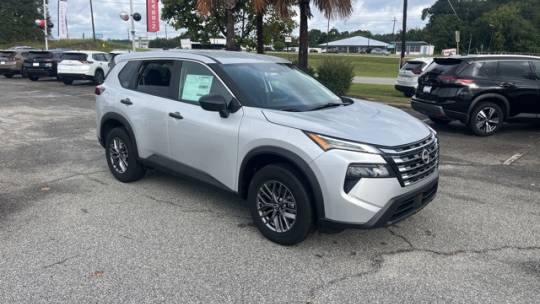2025 Nissan Rogue s trim package