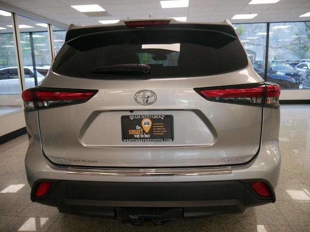2022 toyota highlander xle