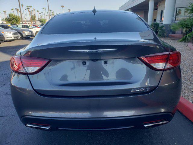 2015 chrysler 200 s