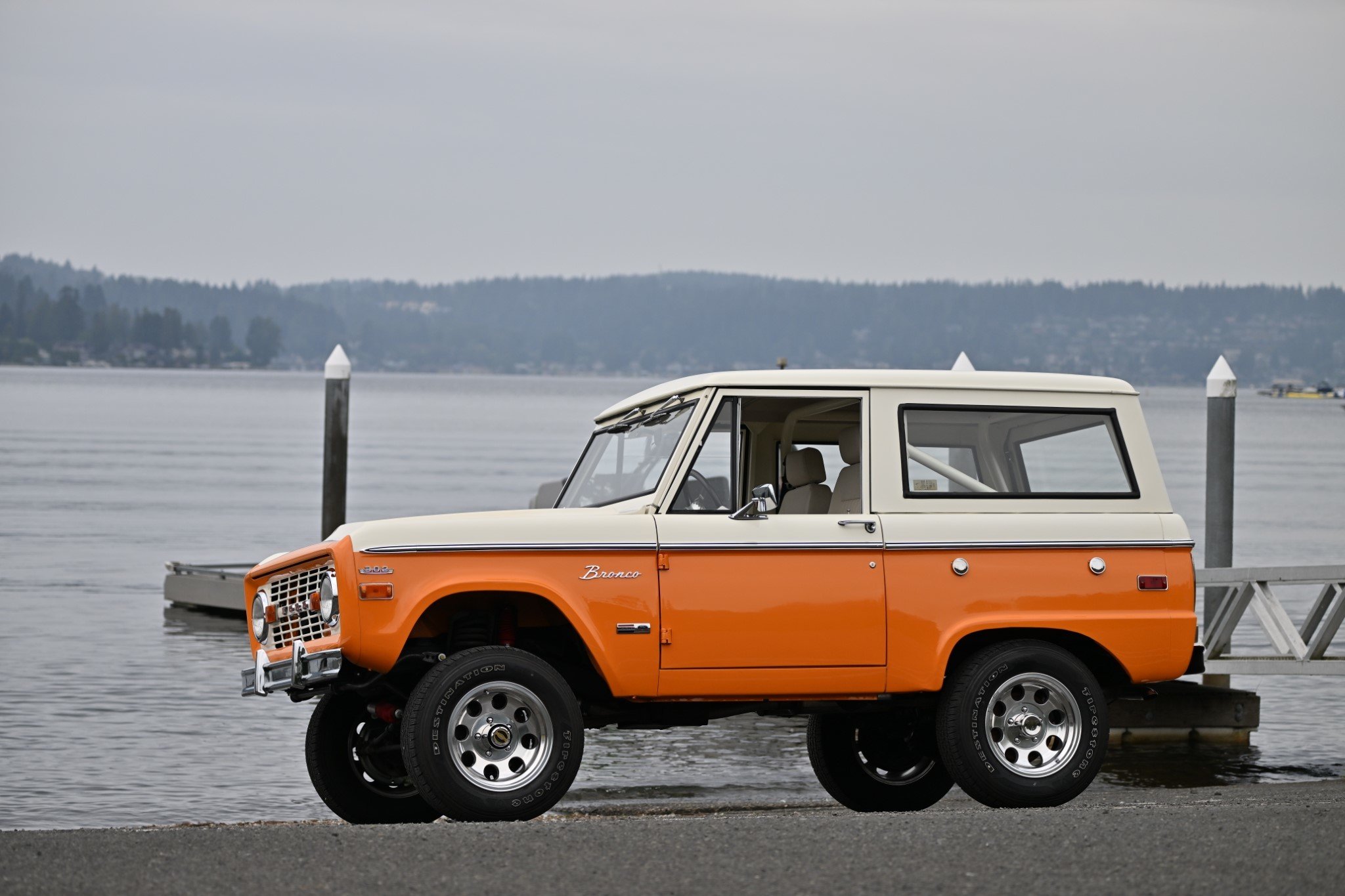 1974 ford bronco 2-door
