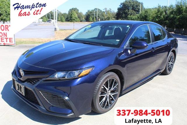 2021 toyota camry se