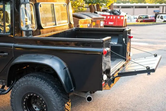 defender 110 pickup v8, perfect chassis