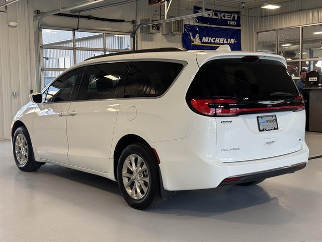 2022 chrysler pacifica touring l