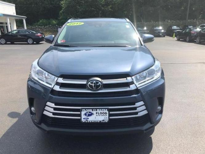 2017 toyota highlander xle awd xle 4dr suv for sale in narragansett, rhode island