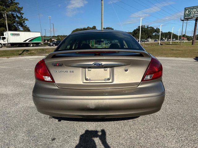 2003 ford taurus se