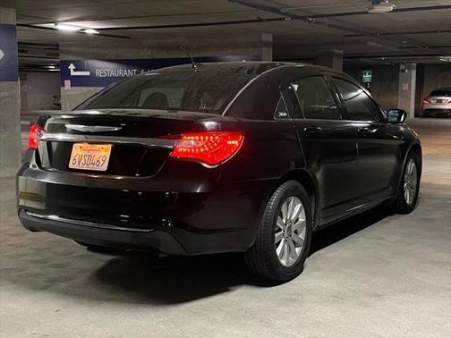 2012 chrysler 200