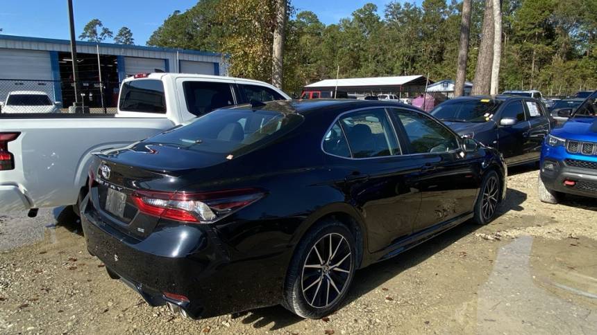 2021 toyota camry se