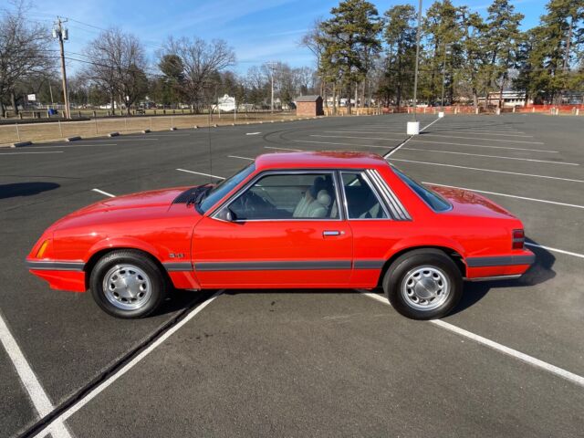 1986 ford mustang sedan red rwd manual lx