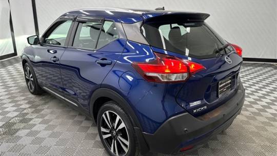 2020 nissan kicks sr