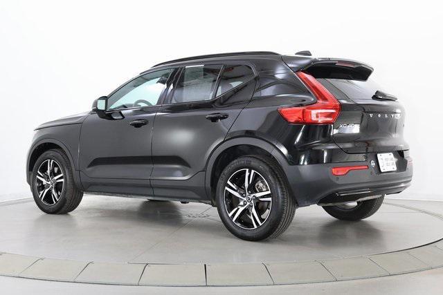 2024 volvo xc40 b5 core bright theme