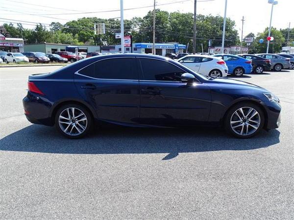 2019 lexus is in saint louis, missouri