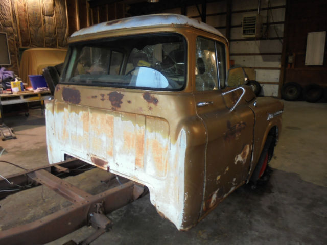 1959 chevy apache short bed big back window