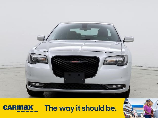 2022 chrysler 300 s