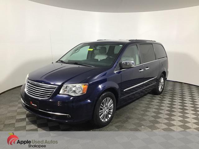 2013 chrysler town & country touring-l