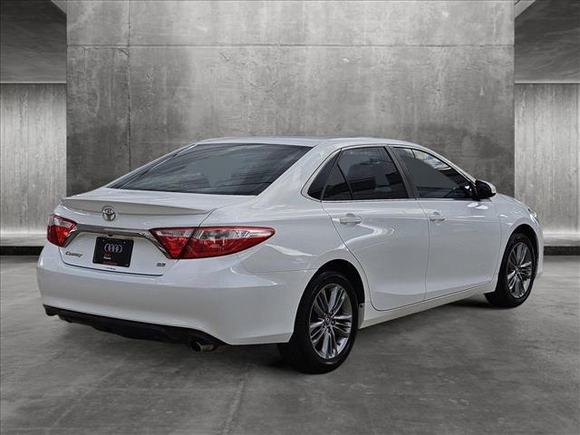 2016 toyota camry se
