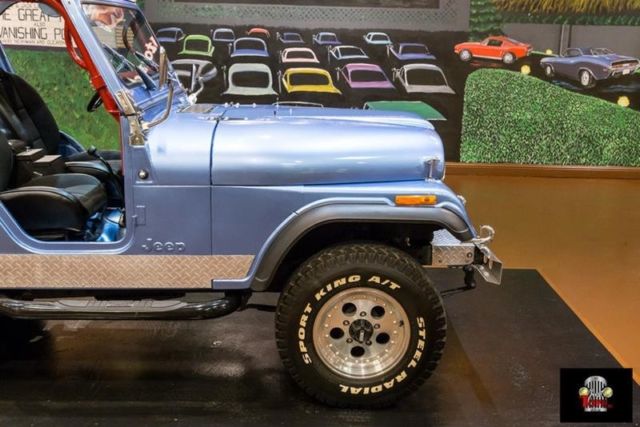 jeep wrangler blue with 3,983 miles, for sale!