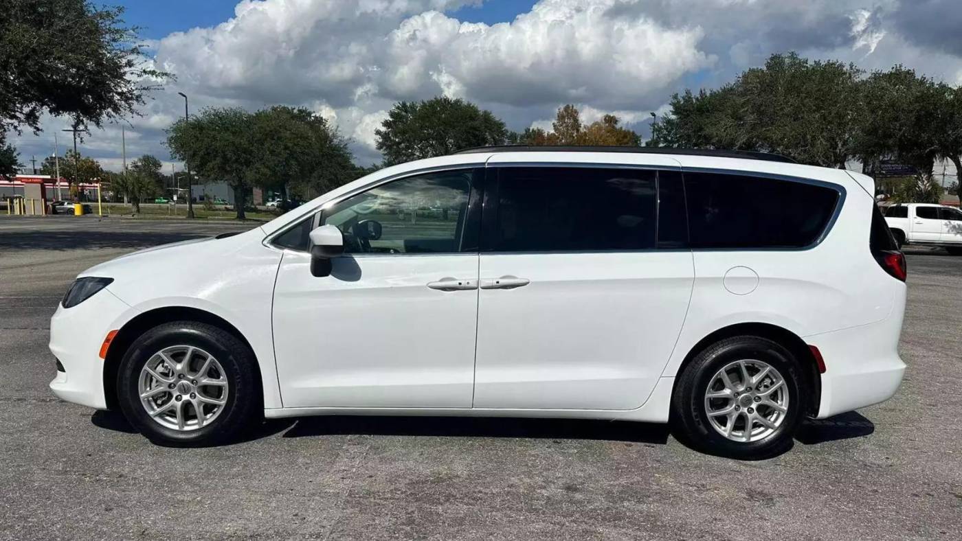 2021 chrysler voyager lxi
