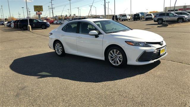 2023 toyota camry le