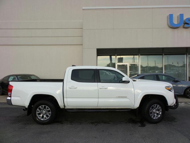 used 2017 toyota tacoma w/ sr5 package indianapolis, in 46219 for sale in indianapolis, indiana