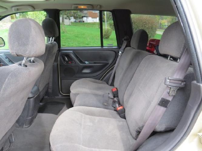 2000 jeep grand cherokee laredo v8 great condition - (bethel park in bethel park, pa