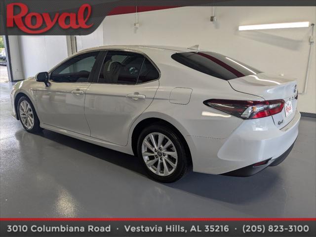 2022 toyota camry le