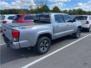 2017 Toyota Tacoma trd sport