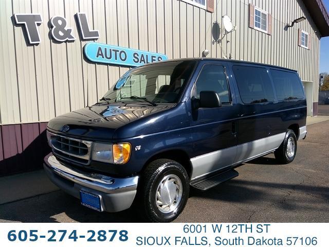 2002 ford e150 base