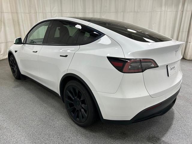 2022 tesla model y long range