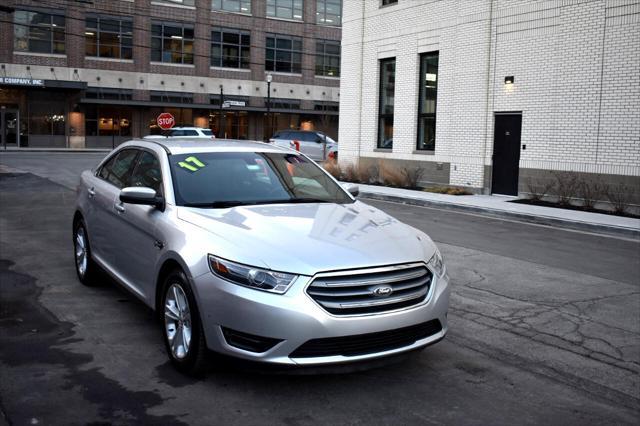 2017 ford taurus sel