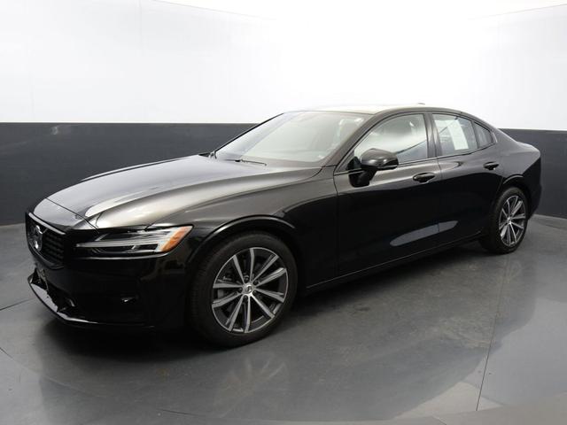 2022 volvo s60 b5 awd momentum