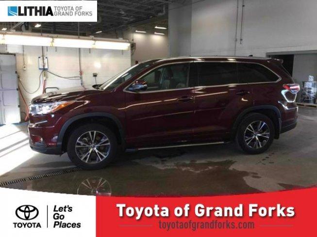 2016 toyota highlander awd xle v6 for sale in grand forks, north dakota