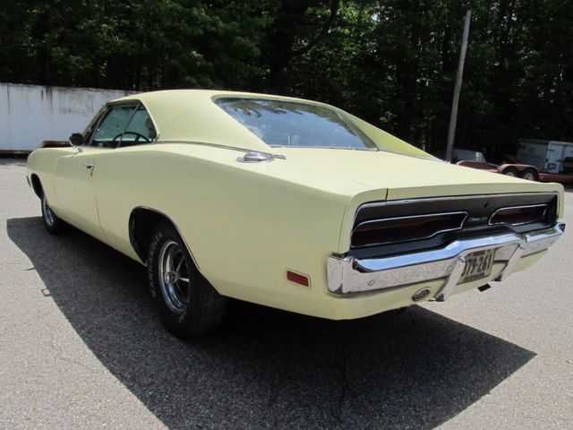 1969 dodge charger loaded with options excellent project car