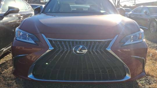 2025 Lexus ES