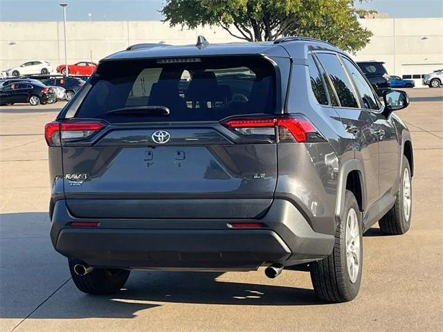 2021 toyota rav4 le