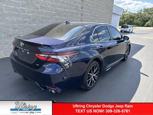 2022 toyota camry se