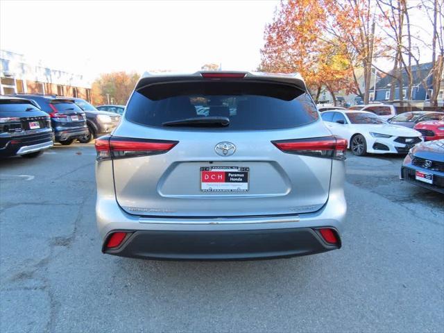 2021 toyota highlander xle