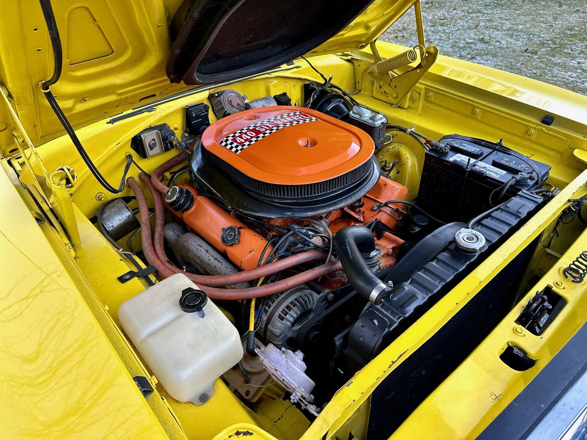 1970 plymouth road runner v-code