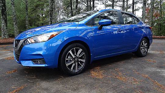 2021 nissan versa sv
