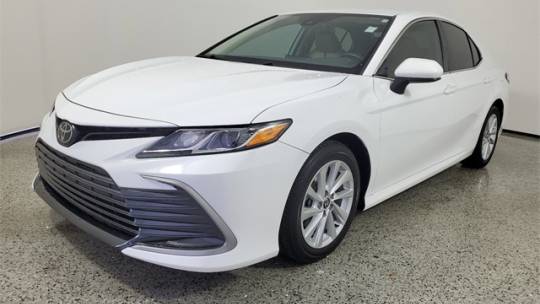 2022 toyota camry le