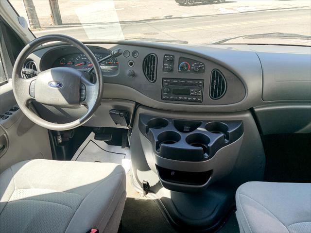 2008 ford e150 base