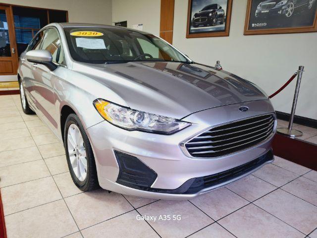 2020 ford fusion se