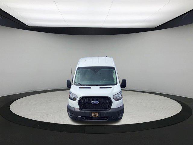 2022 ford transit-250 base