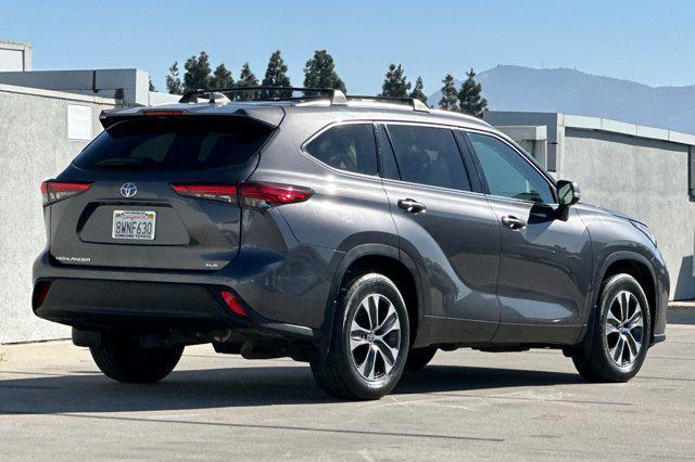 2021 toyota highlander xle