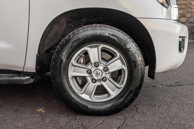 2018 toyota sequoia sr5