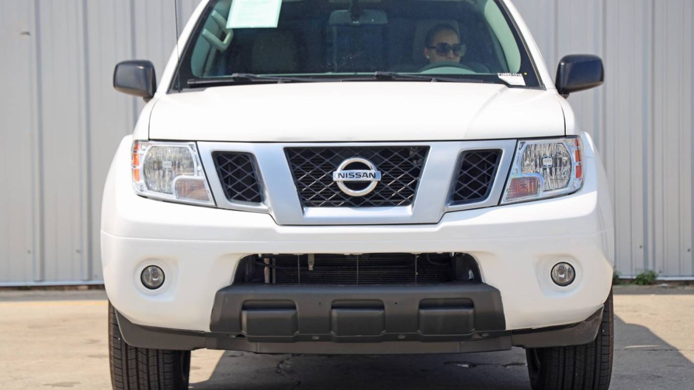 2020 nissan frontier sv