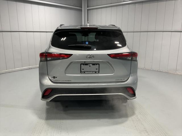 2021 toyota highlander xse