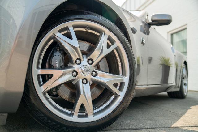 2010 nissan 370z touring