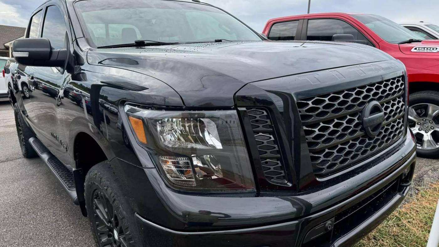 2019 nissan titan sv